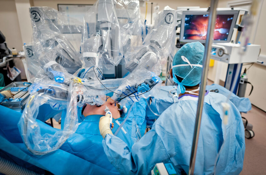  روبوټان جراحي عملیات ترسره کولای شي، د دې برخې ډاکټران به ډېر ژر خپلي دندي له لاسه ورکړي